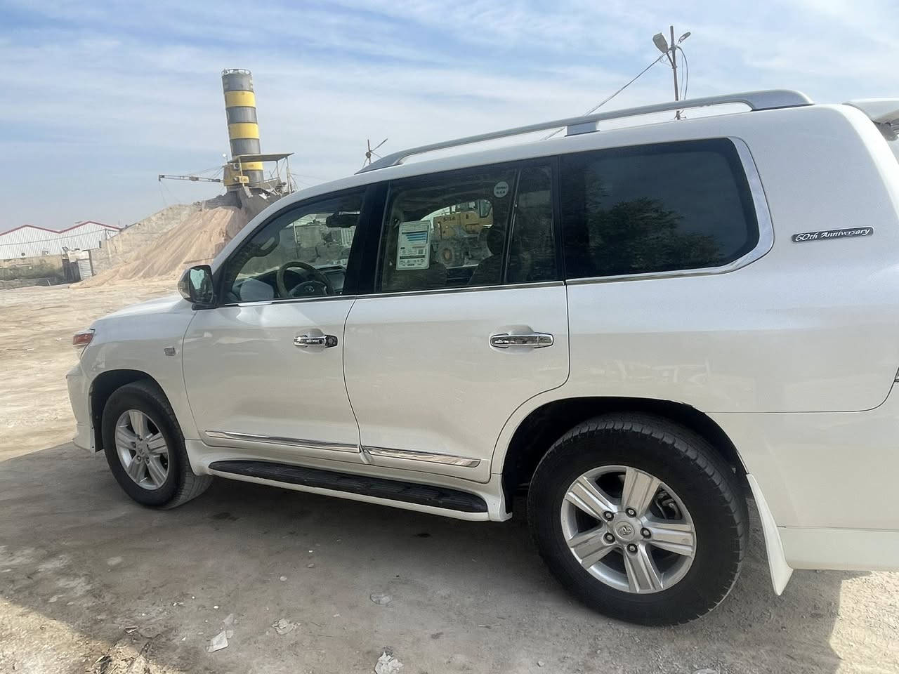 سلام عليكم لاندكروز ٢٠١٠ سيارة جهازه تخم تاير حداديه جديدة السيارة رقم بصره تحويل ثاني يوم السيارة مكفولة كفالة عامه من الاصوليات ومن الحادث من تبديل من صبغ السيارة خير من الله مال جناي بيه بارد كد شبر مكانين والباقي كفالة تخذ تفحص مكان السيارة البصرة القرنه الشرش 
غير متواجد ع الفيس رقم تلفون *********** وات ساب شغال
