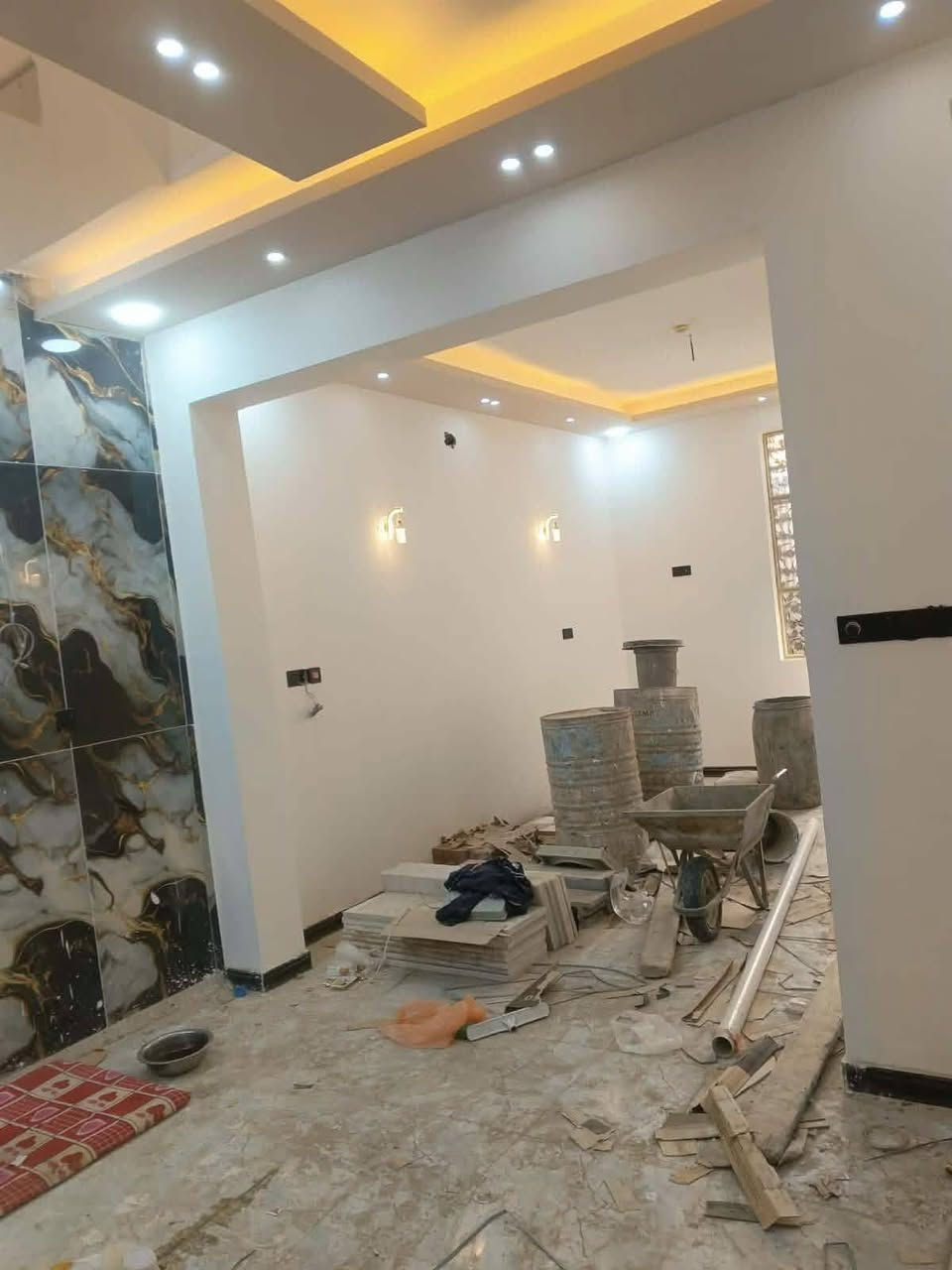 دار للإيجار 🏡 سعر الاجار 450 الف  💸 شامل والكهرباء 
الموقع 📍حي العسكري مقابل قوس الهنديه

المساحة📌 100 متر طابق ونص
يتكون من غرفتين نوم 
صالتين وصحيات فوك وجوه  ومطبخ 
وصحيات خارجيه
البيت فول الفول بناء على الطراز الحديث 
مطلوب عائله صغيره @إشارة


**إذا كنت صاحب هذا الإعلان وتريد حذفه لأي سبب، رجاءا أرسل رسالة إلى الدعم الفني**