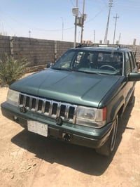 جيب شاروكي للبيع  مديل 93اسياره جاهزه مكينه او كير جدد حاويه تايرات جد...