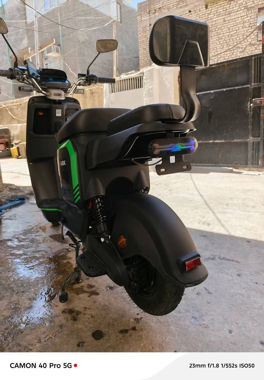 دراجه للبيع جديده استخدام ٣ أشهر السعر ٦٠٠الف شخطه مبيها أخت الجديده فول مواصفات ٦باتري للاستفسار الاتصال بالرقم***********
