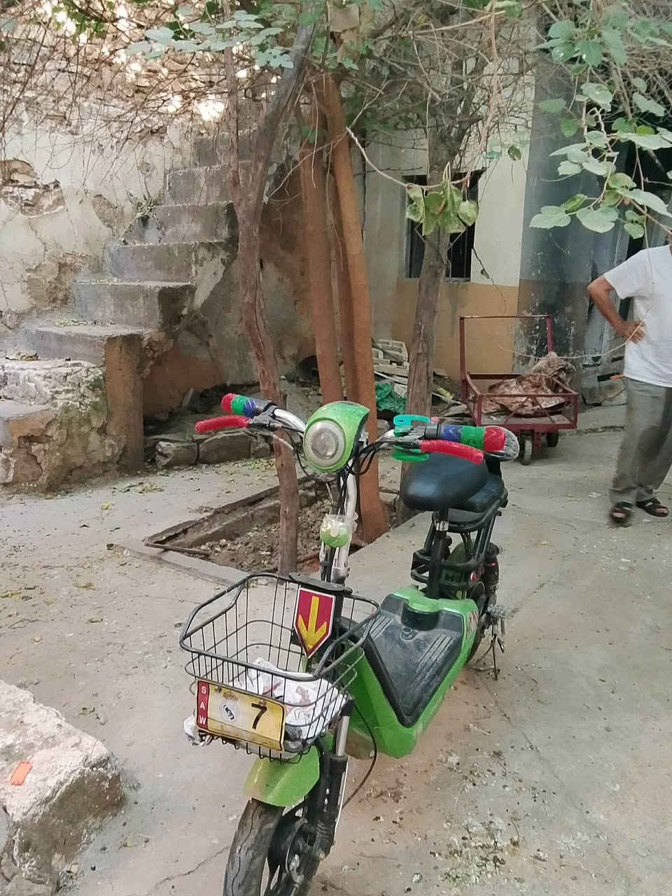دراجه شحن جديده للبيع السعر ٢٢٥ ***********
