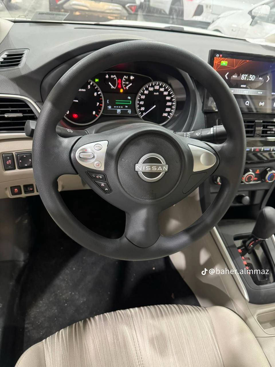 نيسان سنترا موديل 2025 ضمان شركه السور ١٠٠ الف او ٣سنوات 
زيرو داخل عسلي 

شاشه ابل كار بلي 

فتحه 

كامره 

جامات كهرب 

تبريد خلفي 

بكلايت لد 

تحكم ستيرن 

السعر 143 وبيها مجال
 مع اللوحات نينوى  

***********
