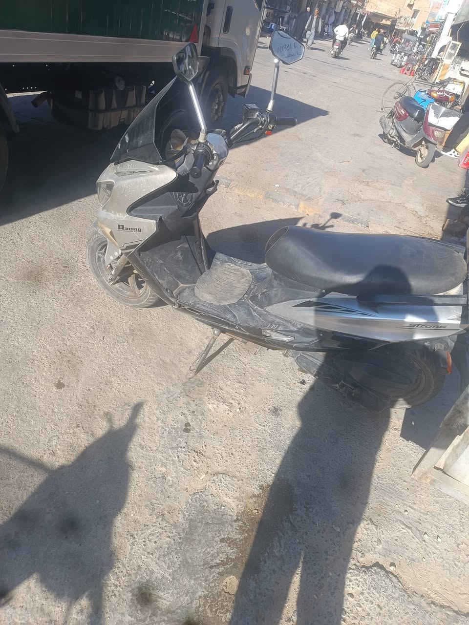 سلام عليكم دراجه للبيع وكلشي ماعرف بيه لا اسمه ولاشي اروح لدوام بيه ورجع رايدهه ب350 كلشي شغال بيه سرعتها حلوه مكاني كربلا والخاص مفتوح


**إذا كنت صاحب هذا الإعلان وتريد حذفه لأي سبب، رجاءا أرسل رسالة إلى الدعم الفني**