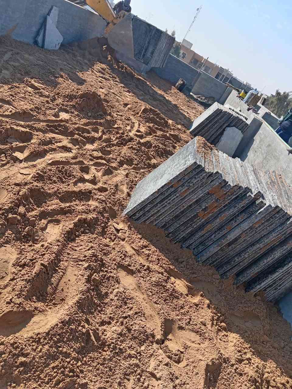 ***********واتساب ***********  جانب  من  أعمالنا اليوم عادة وقلع  الماستك القديم 
  لتطبيق الاشتايكر عن توفر كادر عمل لتطبيق الاشتايكر  كرسته وعمال   وبأسعار مناسبة... 
كما يوجد اعادة ماستك وقلع حسب حاجة السطح بضمان لاعمل 5 سنوات 
 طريقه العمل 
١.فرش السطح بمادة الفلانكوت 
٢.فرش السطح بمادة الزفت 
٣.وضع  التراب او استخدم نايلون وفلين حسب رغبه المواطن 
٤.وضع اشتايكر وماستك لاستفسار أكثر ***********
