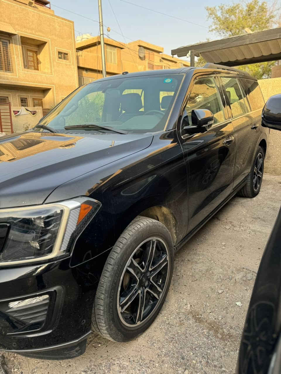 السلام عليكم 
فورد اكسبدشن ٢٠٢١
وكاله الكاصد 
ماشيه ٦٥ الف 
مكفوله عدا شخط بالجاملغ 
مكاني رصافه شارع فلسطين 
***********
