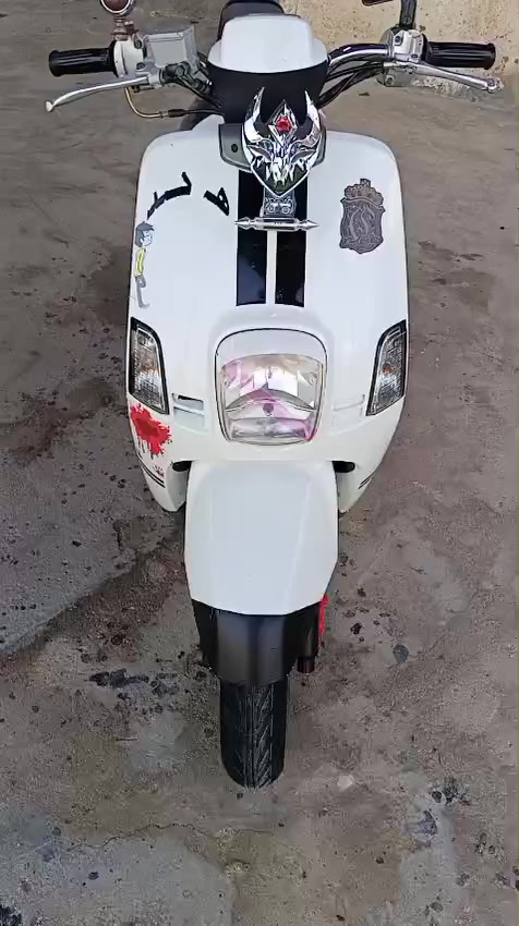 السلام عليكم اخوان دراجه بوليس للبيع مكفولة كفاله عامه نضافه فول مثل ما  بلصوره مامفتوح بيه برغي 🔩 دراجه شلعه حلوه 
 المكان طوريج ام روايه
 السعر 950 وبيه مجال الشراي يتصل وبي خير ويدلل  ***********
