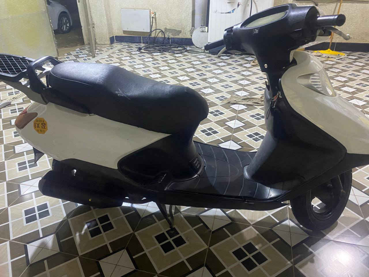 سبيسي للبيع 
دراجه نضيفه وحلوه كامله  ماناقضه شي
مجفته مره وحده 
عنوان كوت زين القوس 
السعر 600وبيهه مجال 
***********
