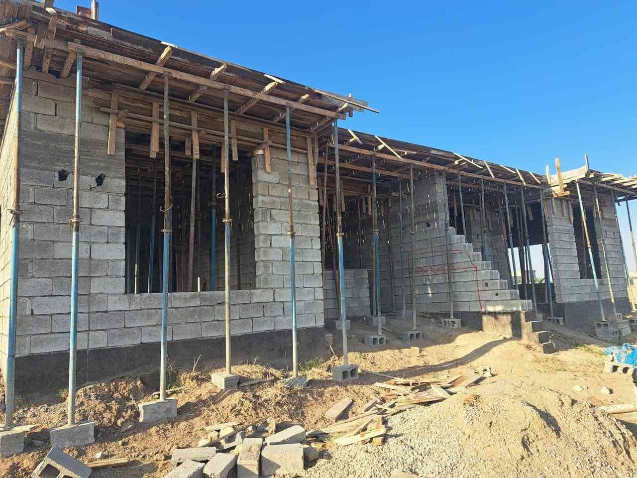 بالقسط والنقد 
عندك دوام وماعندك مجال تبني بيتك احنه موجودين وبأسعار مناسبة وبناء حديث وتصاميم تركيه وبجودة عالية  للاستفسار اكثر الاتصال على الرقم دناه ***********
