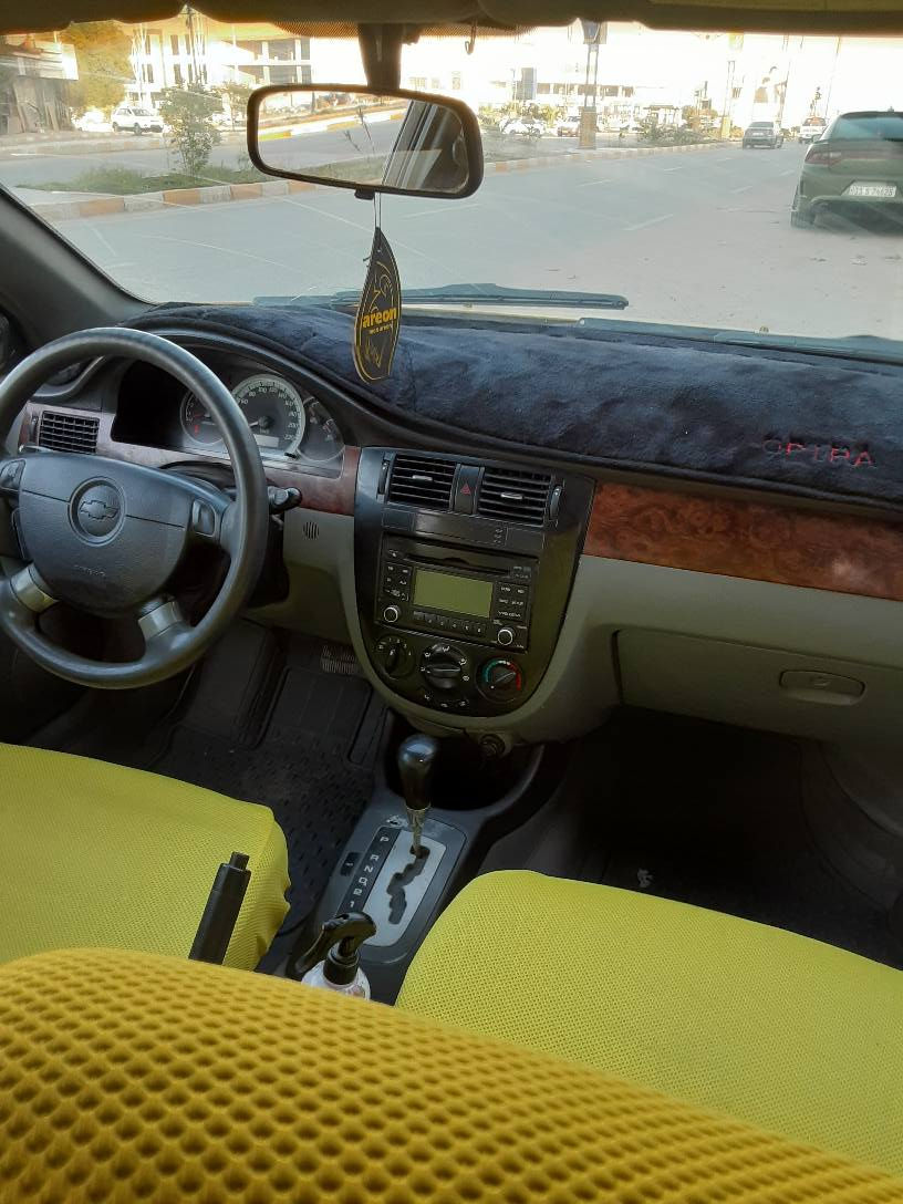 اوبترا تكسي 2011
مصبوغه عام 
بدون ضربه بدون تبديل 
محرك كير نظيفات 
مصفره هيئه وغرامات 
تايرات اليوم شديتهن جدد
ادامه كامله ظفيرة ونوزلات وبلكات وعبوه مال فيت بم واذاين محرك ودبلات كله جديد 
تبريد شغال تدفئه شغاله 
مراوس بخصوصي او بيع 
المكان الناصرية الثورة 
*********** ناصرية, ذي قار
