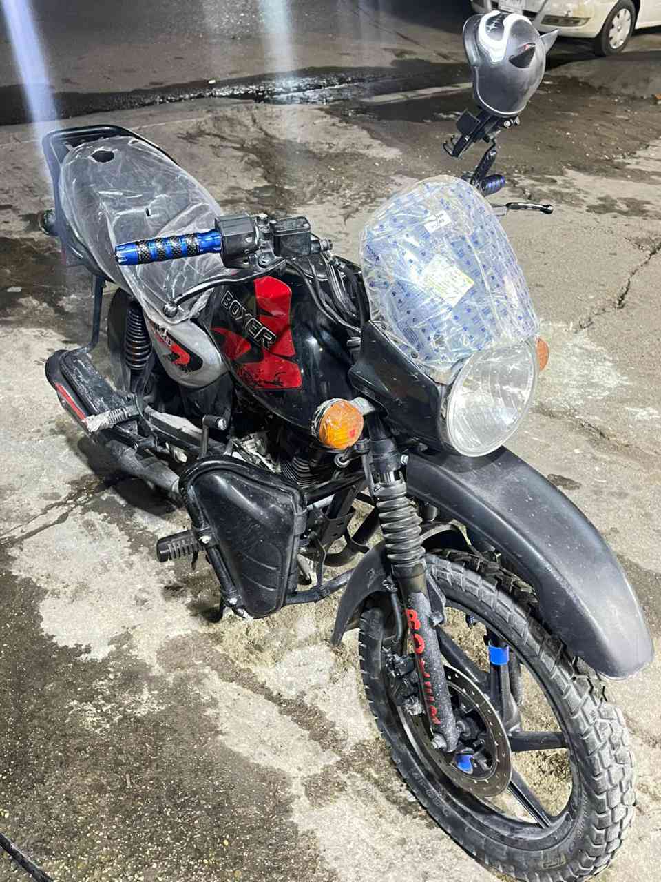 السلام عليكم بوكسر موديل 2023 مرقم انكليزي 
تحويل مباشر دراجه خير من الله شلعه ومعدل 
مناقصهه شي رايدهه ب 2200 مليونين و 200 
بيها مجال للشراي مكاني بغداد الغزاليه ***********
