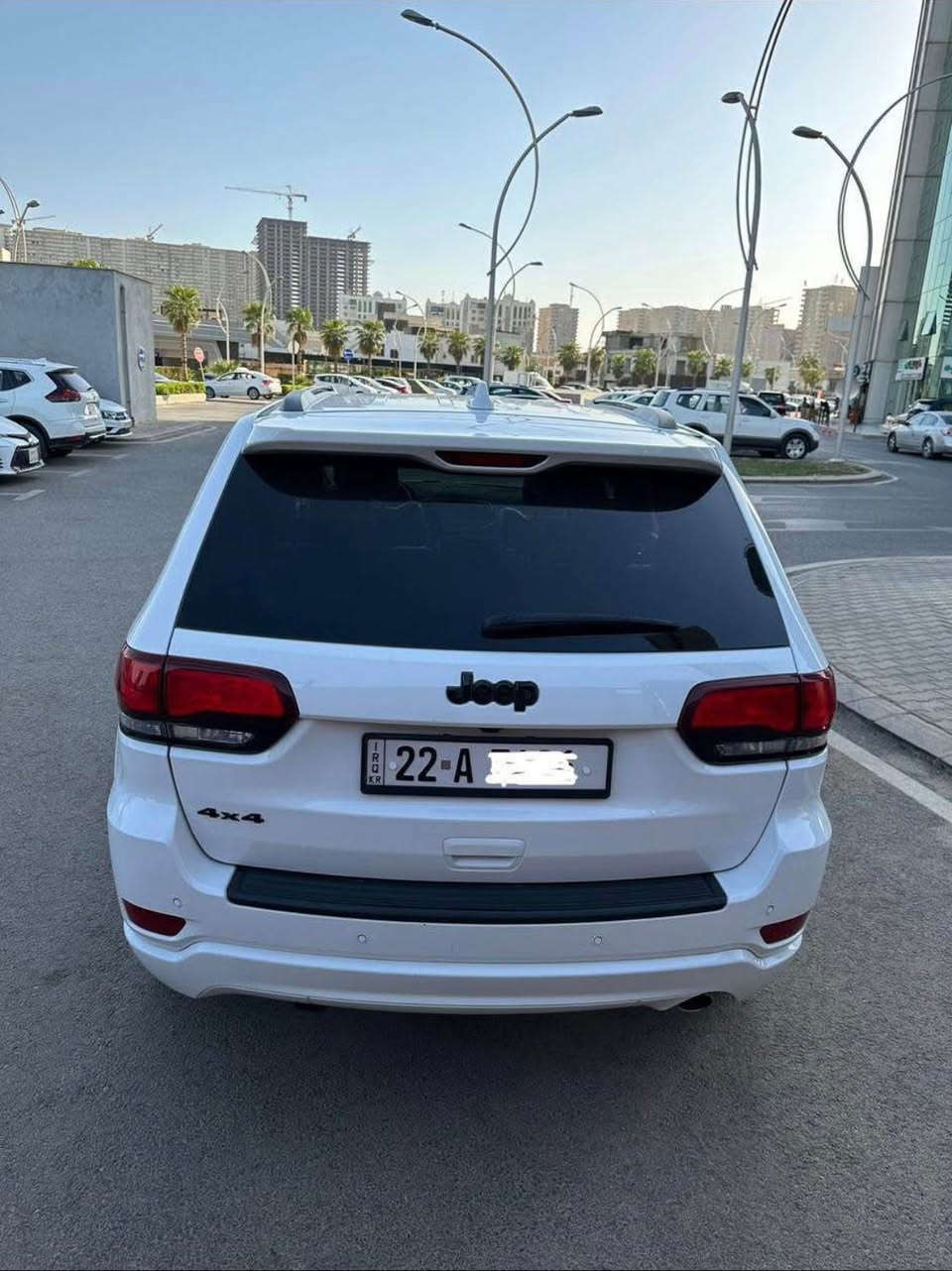 Jeep Grand Cherokee 2020 Black top
ماشية٨٤٠٠٠ كم
 تشغيل بصمة
كاميرا 
تشغيل عن بعد
 کوشنی شامۆ و جلدە/ كشنات كنتارة وجلد
صندوق كهرباء/ سندوق کارەباییە
رادار
ستيرن تدفئة / سوکان گەرم
نقطة عمياء
مكينة ٦ سلندر و ٣٦٠٠ على وضع وكالة
سيارة بها جاملغ صبغ وشوية من بونيت  بس بدون دواخل و اير باك ما طاق/ ئۆتۆمبێلەکە چاملغ و کەمێک بۆنیتی سوبغە بەس بێ ئەوەی ناوەوەی گرت بێت و 
پەرەشوتی نەتەقیوە.
نرخی 255 وەرەقە
سعرها 255 ورقة
تلفون
***********
