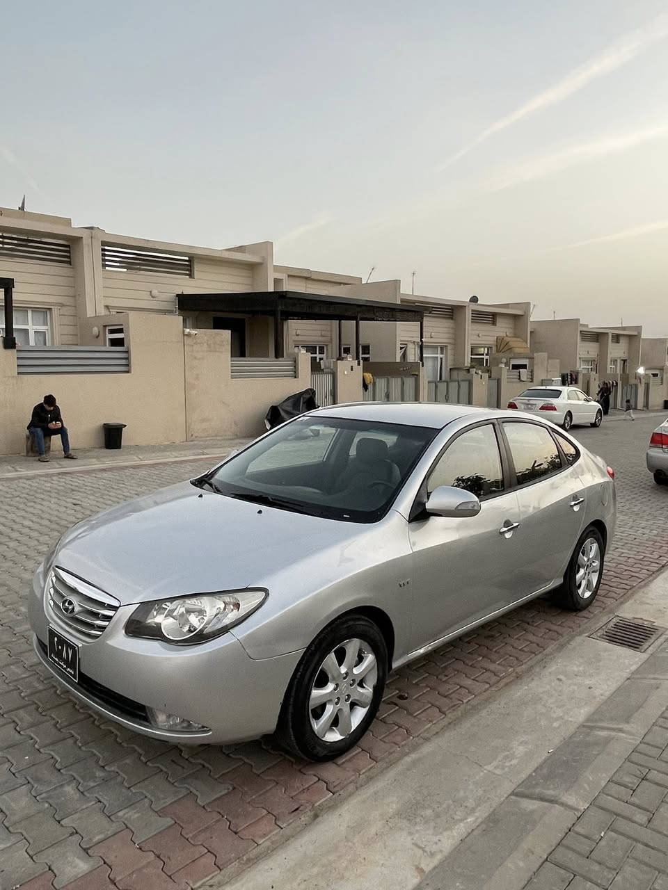 بەناوی خودای گەورە ❤
نمونەیە لە جوانی لـۆکک🔥.
بــــــــۆفـــــــــرۆشـــــتن 📢.
بڕاوەی دووبـەی 👑.
لــــۆۆۆۆۆۆۆۆک وەک شەریکە ماوەتۆ 📦📦.
سەیـەرەکە ماڵی دۆستە یەک دینار مەسرەفی تیا نەماوە سەقفـی شوشە نەبێ نەتەوێ
فوول مواسەفات بەسمە، کوشن جلد و هیتەر ئاوێنە ئیشارات لایت لیزەری گێچ وەنەوشە لایت ڕەش سیستەم ئیکۆ 
گێـڕ و مەکینەی وەشەرت  
لەڕاستی جوانترە نەک بڵێی بەس ڕەسمە
تـایەو ویـلی لۆکککک🛞🛞. 
ناو دەرەوەی لۆکە ماشاللە 
فوول مواسەفاتە  بەس سڵاید نییە 
زەمانی هەموو شتێکی ئەکەم👍🏻👌🏻.
مەکینەو گێڕی وەشەرتە تەبریدی سارد و گەرم جایزە
سەیارەکە مۆدێلی (2009)یە 
سەیارەی مەعرەز نیە ماڵی دۆستە
بەدوای عەیبا مەگەڕێ ڕۆن و پاتری تایەو ویلی   هەمموی جایزە  
یەک تەقەو ڕەقەی تیا نیە برێکی مەسبووتە 
کەمێ مەجالی برایانەشی تیایە
لە کەلارم
ئەوە ڕەقەمەکەمە یان ئەدم بۆ بنێرە لە خزمەتام موشتەری نیت سەری خۆت و منیش مەهێشێنە
***********
