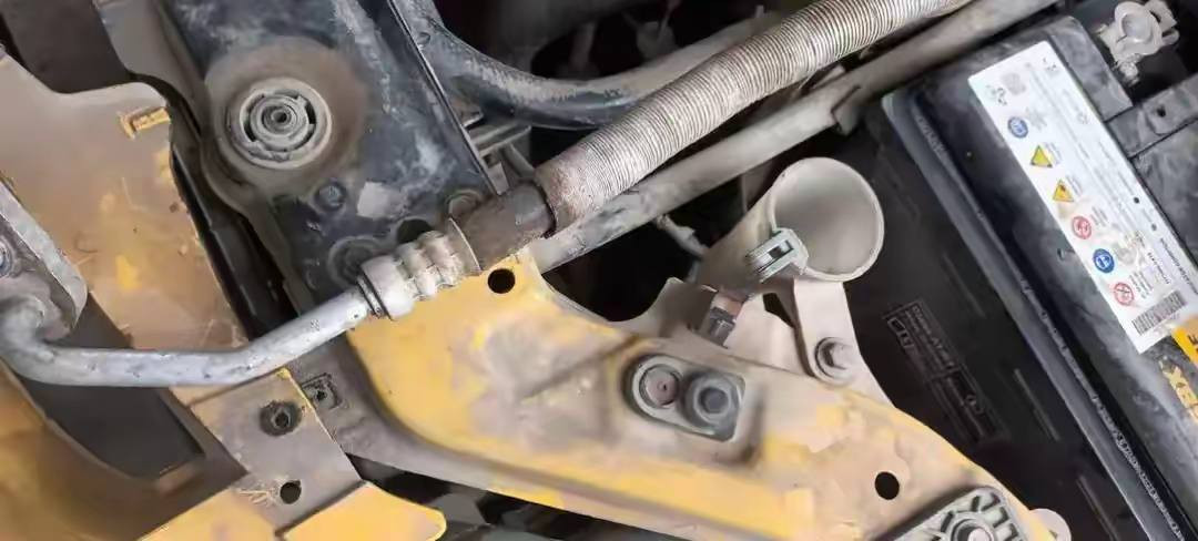 #اوبترا 
فتح منظومة التبريد بلكامل 
واعادتها الى وضع الشركة 
تبديل الراديتر والكمبريسر مع تنظيف 
الفريز وتبديل صوندات
الدفع والسحب . وشحن غاز اصلي بلجهاز
خدمات الامير لصيانة تبريد وتدفئة السيارات 2 
بغداد الشعب ***********📱📞☎️
متوفر واتساب للحجز والاستفسار📱📱
