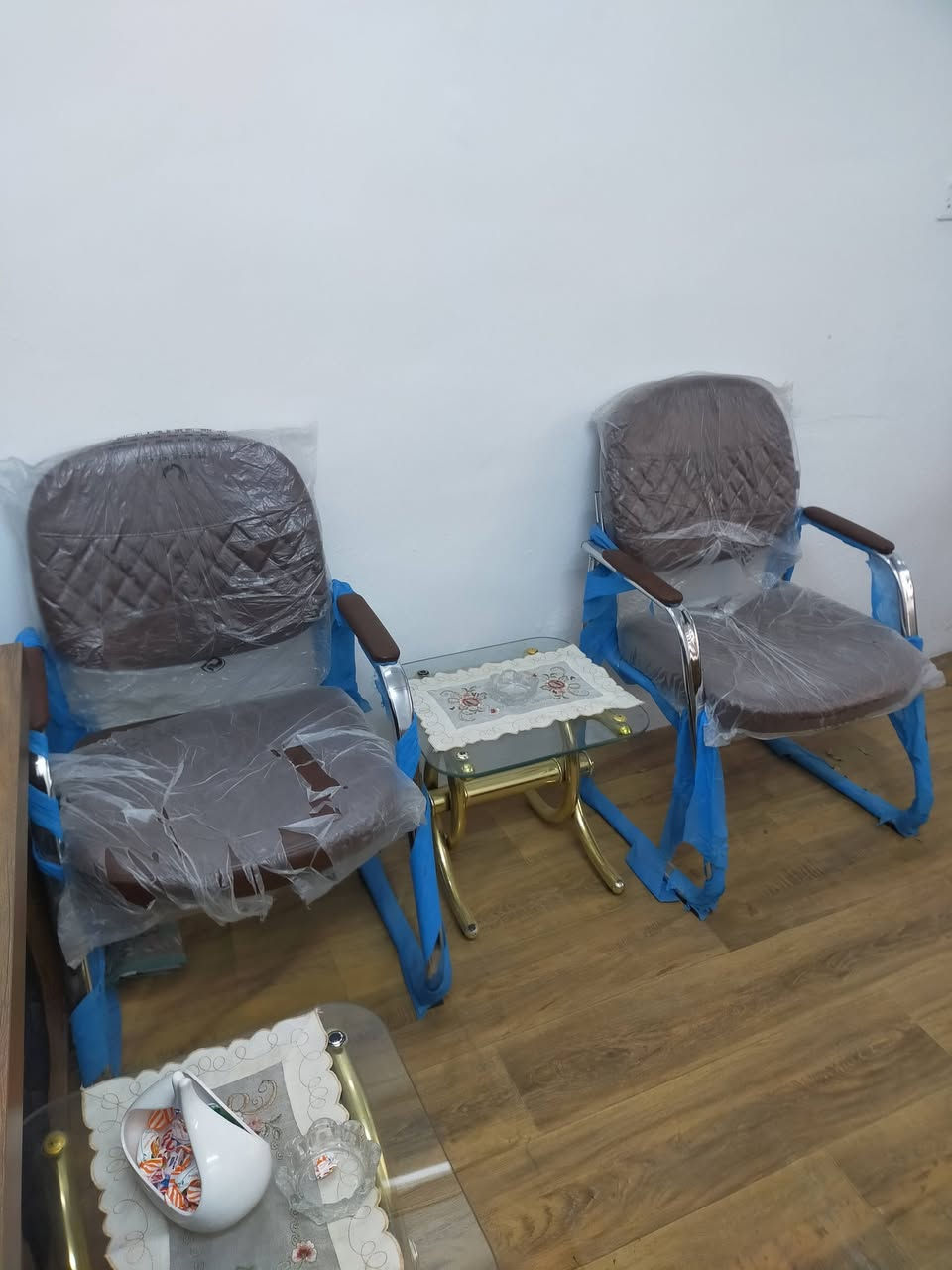 غراض مكتب للبيع الاتصال على ***********
