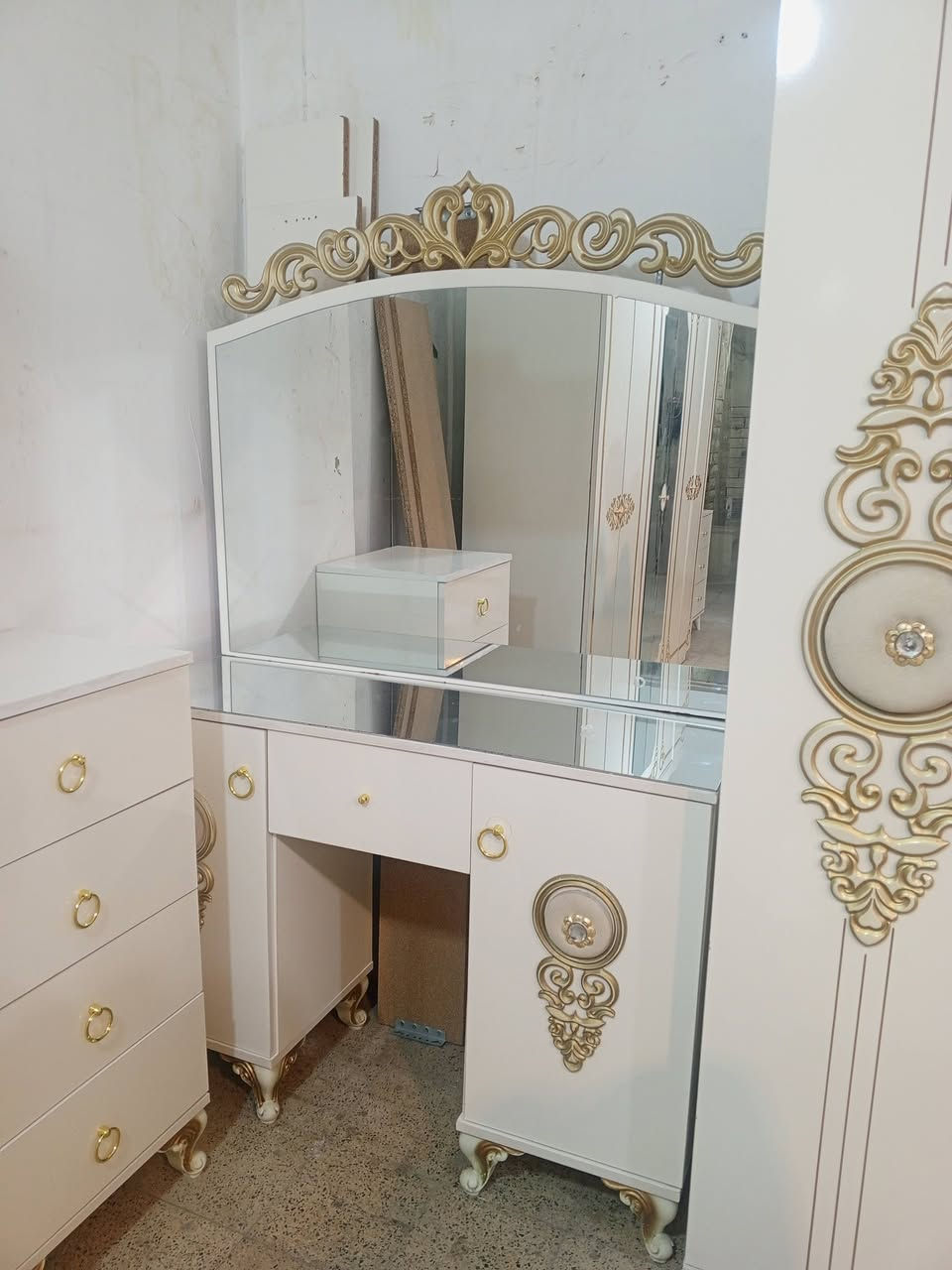 غرفة نوم تركي مستعملة تتكون من 8 قطع نظافة 100%100...
عنوان المعرض.   
معرض الحياة ..موصل سايدين القادسية الثانية مجاور مجمع الضمان الطبي او شركة أسيد للاتصال او الاستفسار ***********
***********
يتوفر واتساب الشد والنقل مجاني داخل الموصل وضواحيها
