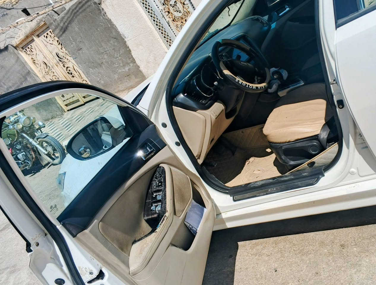 مكلف بالنشر رجائا اتصل ع رقم صاحب سياره 
كيا اوبتما موديل 13 خليجي  بصمة تشغيل بصمة ابواب اشاير ترحيب كامره شاشه حساس وبعد هواي مواصفات مكينه 2400 رقم بغداد انكليزي بأسمه شخصيا كير مكينه تبريد حداديه جاهزه بيها 3 قطع صبغ بدون دواخل السعر 120 وبيها مجال العنوان الديوانيه قضاء الحمزه الشرقي *********** ديوانية, القادسية
