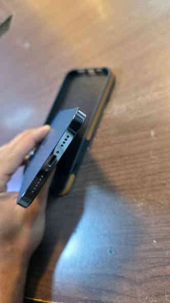 12 برو ماكس للبيع الجهاز نظيف فتح كرتون نظافة 99% بطارية 88 دبل شريحةللبيع 650 و بي مجال للاتصال على رقم ***********
