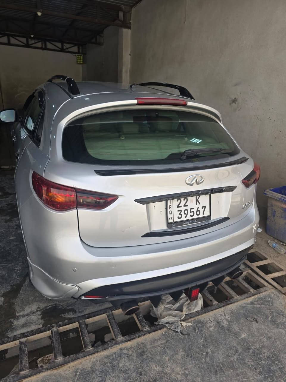 انفنيتي fx35 2012 خليجي صبغ دعامية أمامية ويل ٢١ رقم اربيل شرط التحويل محرك جديد بالنايلون مشدود بيها مكان السيارة الفلوجة السعر ١٣٨ و بيها مجال بسيط هاتف ***********
