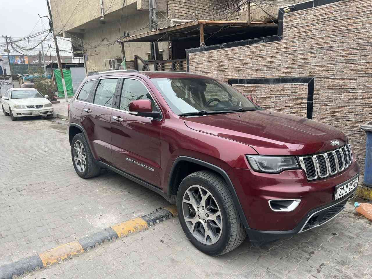 جيب 2017  خليجي لمتد
جكات 
بانوراما بصمه  جنطه كهرباء 
ماشيه 145 الف كيلو حقيقي
ستتم صوت 10 سماعات دمام
ترحيب  يدات ومري شفط واشاير 
بصمات عدد 2 شركه 
سبير منازل 
ستيرن كهرباء  وشفتات 
كشن كهرباء  خزن  جلد  تدفئه تبريد   خلفي تدفئه 
محرك 3600   فور ويل  
زراك لايت 
داخل بيجي 
حساس امامي خلفي جانبي   
لد امامي خلفي  بجم  زنون
مبدل محرك مال 20 
جميع انواع القياده  
تشغيل عن بعد 
بيها صبغ دعاميه والباقي مكفول  من صبغ بيها بارد بالصندوك على كد شبر وبلجاملغ الامامي اصبعين والبنيد والجاملغ الايسر مفتوحات ما اعرف ليش فاتحينهن مابيهن ضرر 
سياره جاهزه ونظيفه كلش وسونرها موجود 
تحول ثاني يوم رقم جديد شمالي باسمنه
مكاني بغداد  السعر ٢٤٣
***********
