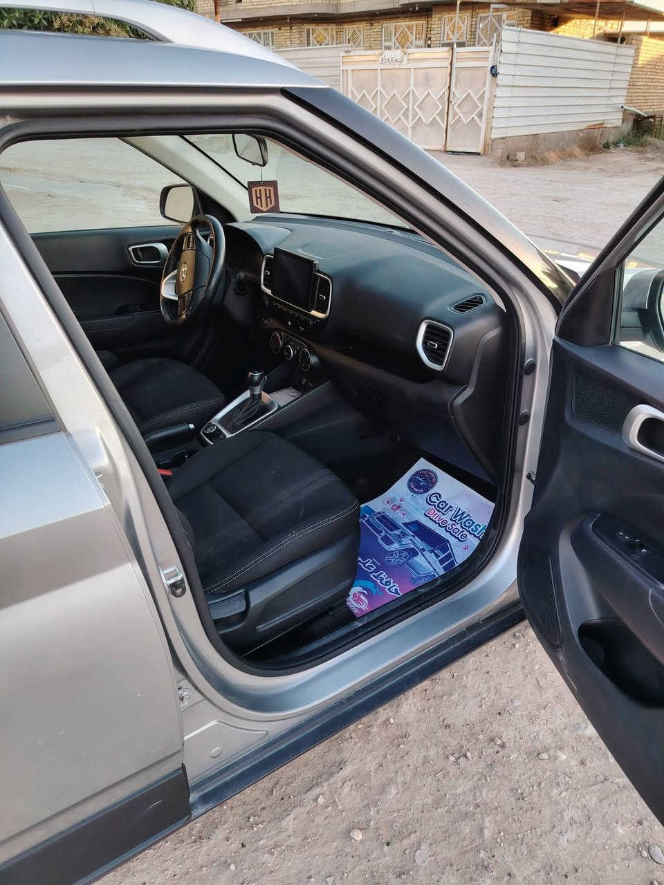 السلام عليكم
هونداي فينو

موديل ٢٠٢٣

وارد كندي

رقم بغداد 
بدون ايرباك كله سليم
سياره حادثها بلباب الامامي  مال السايق كلش بسيط وشي خفيف بلباب الخلفي وقبق الجنطه مكسور ودعجة كلش قليله بلجنطه ما مبينه اصلا 

محرك دوش دبل نوزل

مواصفاتها (بصمه _ تشغيل عن بعد _ اشاير بالمري _ تدفئه بالكراسي _ تدفئه بالستيرن _ شاشه كار بلي _ رادارات امامي وخلفي وجانبي _ كاميرا خلفيه دواره _ تنبيه خروج من المسار _ 6 انظمه قياده _تحديد مسار تنبهك عند الخروج من المسار مع مثبت سرعه وقياده شبه ذاتيه وباقي المواصفات المعروفه)
السعر 143 $. وبيها مجال 
السياره ما ناقصها شي تفاصيل اكثر خاص او اتصل ادزلك صور الحادث ع واتس 

***********
