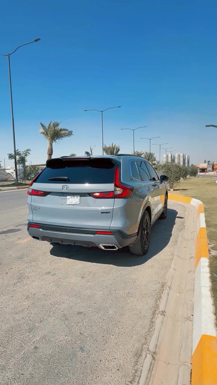 2025 HONDA CR-V, HYBRID SPORT-L
🛠️ الضرر: موضح في الصور
📏 عداد المسافة:37 الف مايل (فعلي)
📋 حالة السيارة: تشتغل (Run and Drive)
🔧 حجم المحرك  2000– 4 سلندر (هايبرد)
🔍 رقم الشاصي: 7FARS5H84SE029700

📍 موقع السياره :  بغداد 
للستفسار الاتصال / ***********
