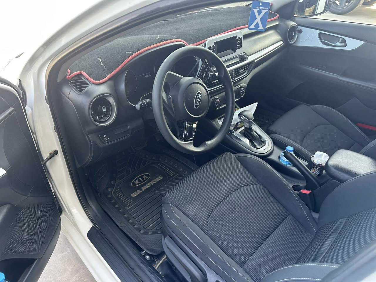 كيا سيراتو 2020 خليجي مكفوله من الضرر والصبغ فقط بارد بيها سونار بيها ماشيه 115 حقيقي نص مواصفات عاديه للمراوس اونقدا مكينه 1600 كفاله كير مكينه صدر كله جديد مكان بغداد او ديالى للمراوس اونقدا *********** ديالى جديده الشط
