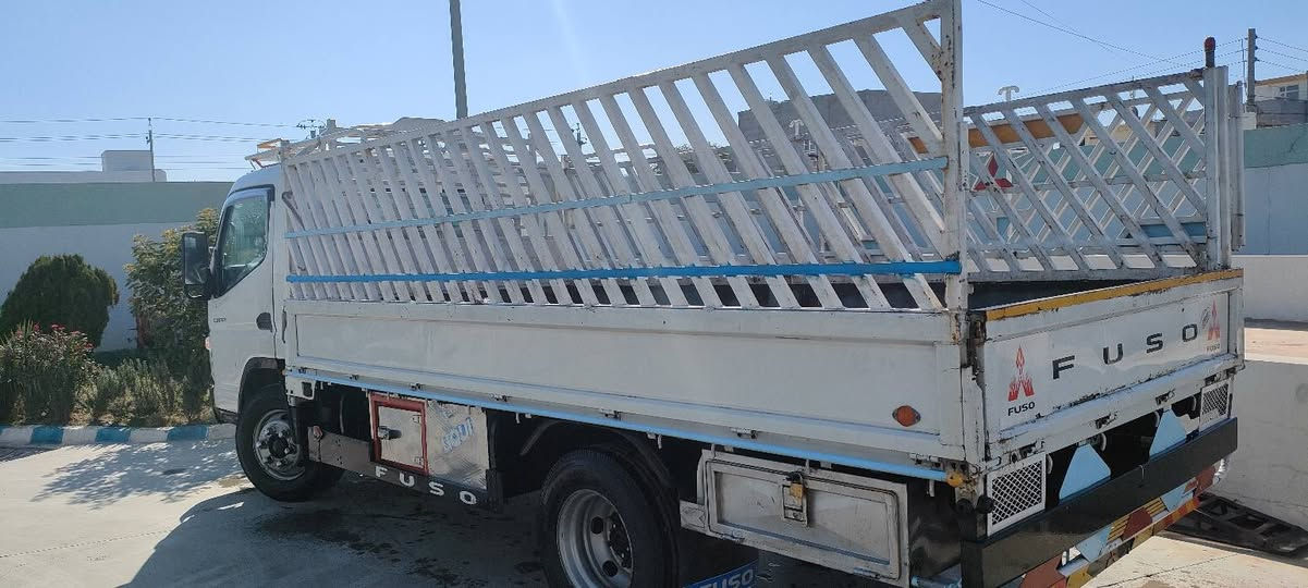 كنتر ٢٠١٧ سياره حلوه للبيع مابي اي نقوصات بس يحتاج سايق ويطلع بوجهه للشغل متعبك كامله من كل النواحي 
مكاني كلار وهذا رقمي للتواصل الي يريده يخابرني ويتدلل ***********
