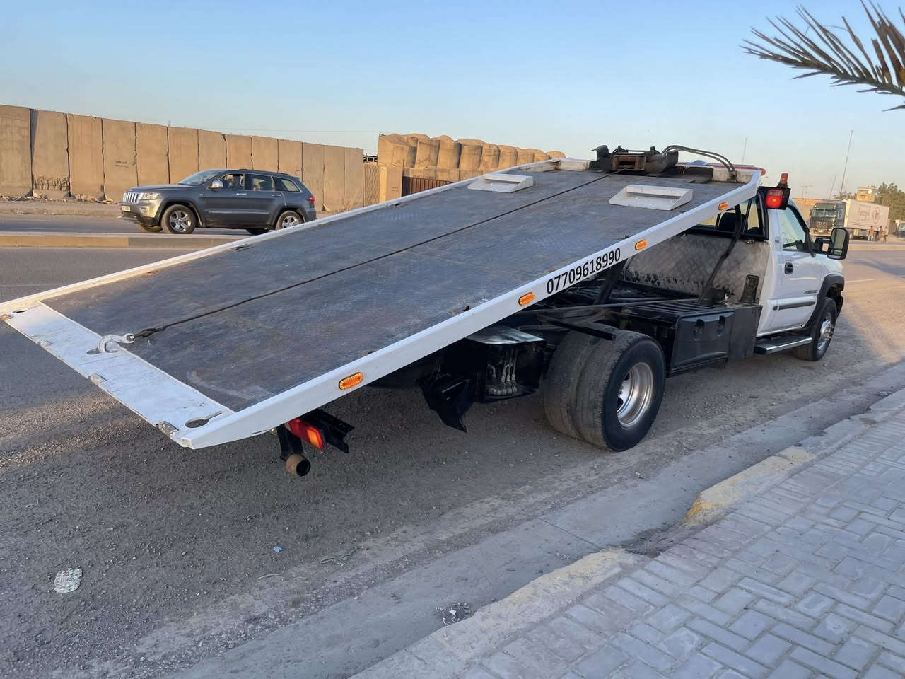 السلام عليكم  للبيع جمسي كرين
 موديل 2003 فور ويل 
السياره كفاله بدون صبغ
مكينه 6100 كير 1000 شرط
جام اوتماتيك داخل بيجي تبريد شغال 
تخم تاير بيها منظومة غاز
السعر 165 وبي مجال ***********
