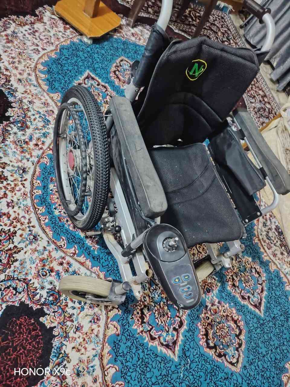 سلام عليكم
عربانة للبيع شحن بطارية جديدة سعر 350
ما متوفر مازنجر فقط اتصال ***********
