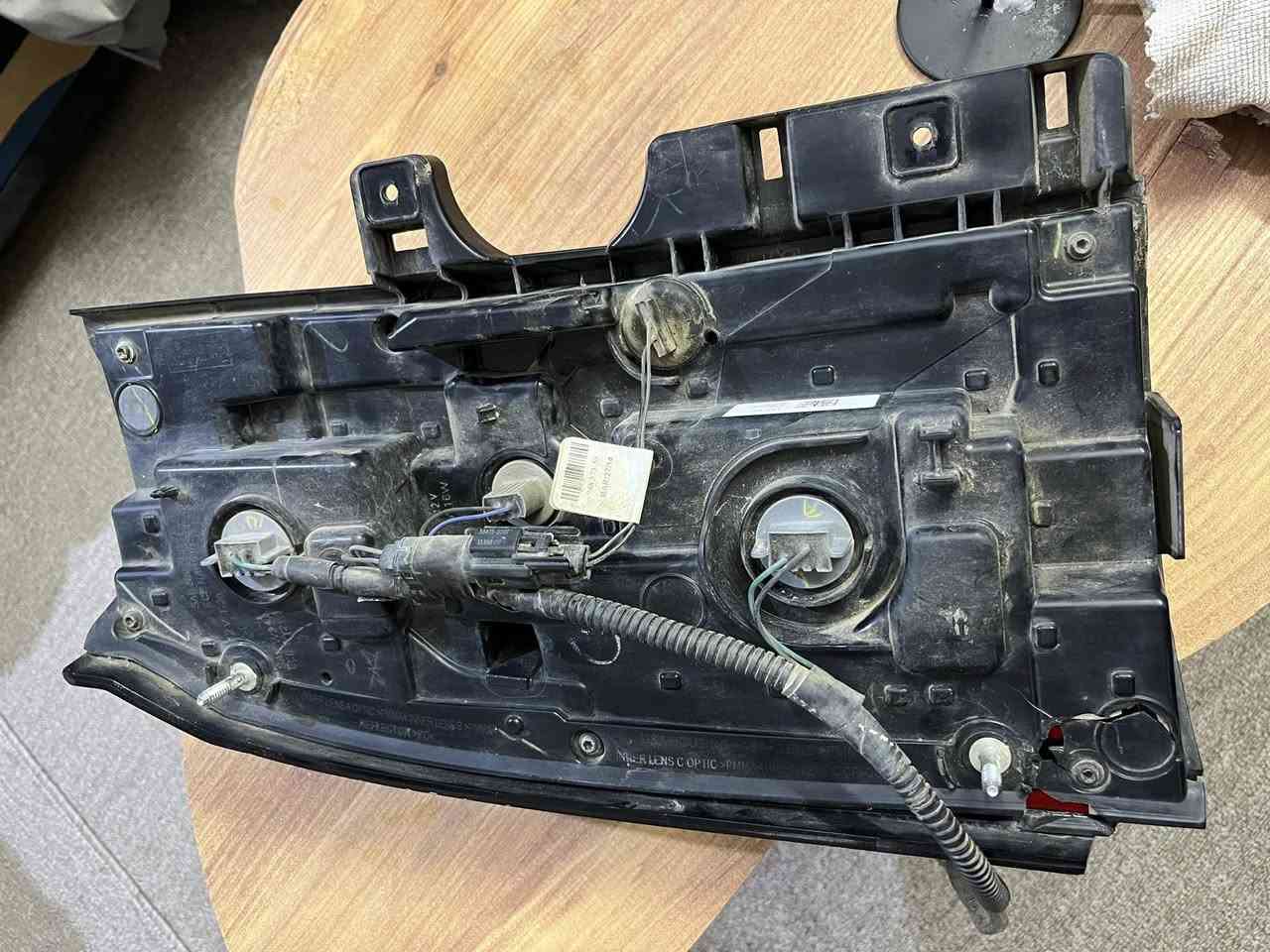 السلام عليكم 
بك لايت تاهو من موديل ١٥ لل ٢٠ جهة اليمين بي كسر بالجامة  قيم واخذ 
***********
