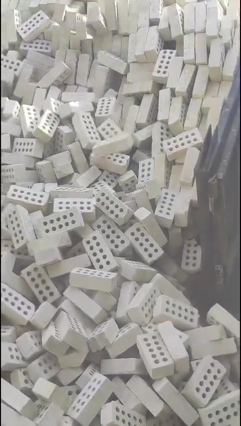 .انتباه .. افضل انواع الطابوق الجمهوري    أفضل نوعية للطابوق
يتم التجهيز في بغداد النهروان 
‏‪***********.  ابومحمد 🟥
***********.    ابومحمد 🟥
طابوق مشروط من حيث العدد والنوعية 
قليل لاملاح عالي الانضغاط. 
مختبر لايحتوي على طابوق احمر ولا كسر 
 قالب عدل وقياس واحد
يتم رفض الطابوق خلاف الشروط المذكورة
يتأكد المشتري من العدد والنوعية قبل دفع المبلغ .
