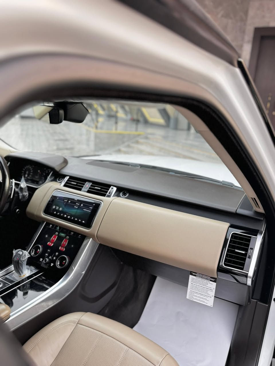 رانج 2022 سبورت جديدة جداً 
مراوس مع x6 موديل 2020 الى 2023 
***********
