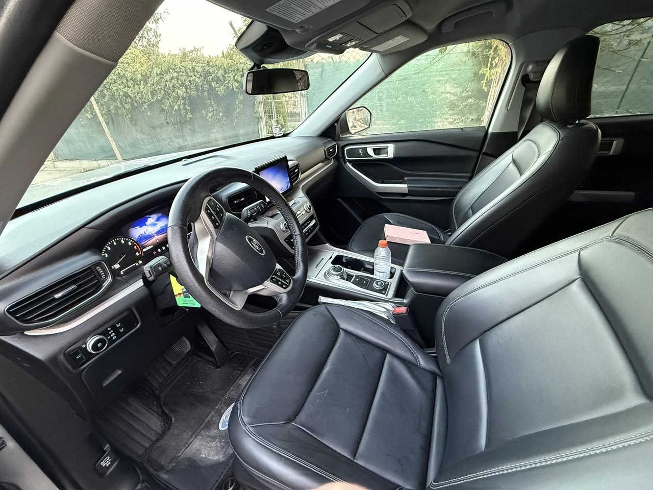 Ford explorer 2023 xlt
مواصفات معروفة 

ماشية ٤٩ مايل بامريكا 

والحادث خفيف بدون ايرباك

بس قبغ الصندوق مضروبة بدلت بلادى يعنى السيارة مابى قطرة صبغ حتى الدعاميات بشرط

السيارة كاتى يعنى  شهرين لترقيم ضمان

والسعر 235 ورقة  ماكو بهيج السعر باسوك 

كير محرك كارباييات كلها بشرط👌👌

مكانى بالسليمانية
***********
***********
