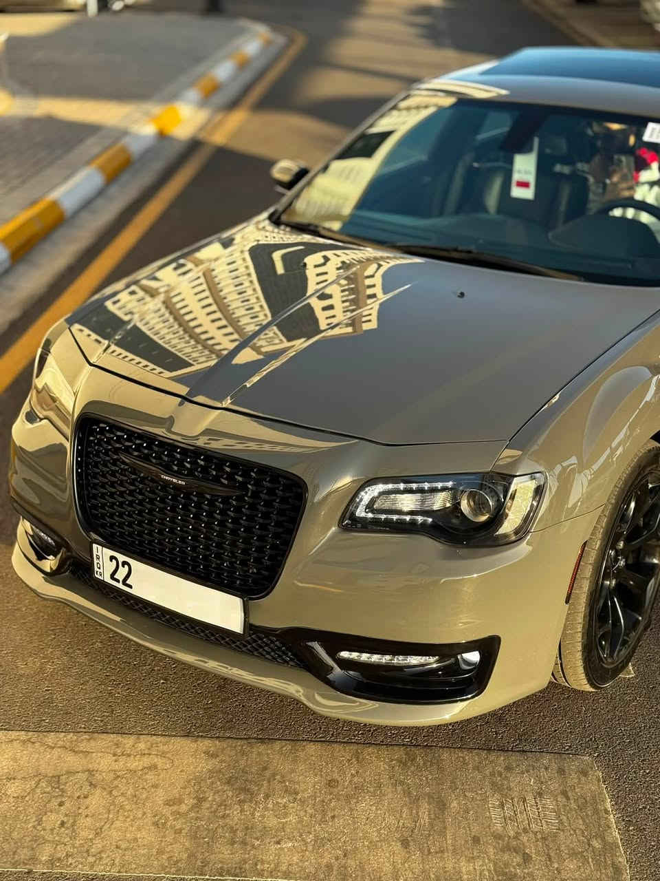 طك كارتون مخزن كندي كفالة عامة 
للبيع ب سعر البلاش كرايسلر اوباما اسمنتي 2018 S 
رقم اربيل الدولي الجديد ب اسمي شخصياً تحويل ثاني يوم 
ممشى 50 الف ب حالة الوكالة فول مواصفات للأخير 

بانوراما _ كشنات حضن S تطريز _دخول ذكي _تشغيل عن بعد
بجم عريض _  شفتات ستيرين _شاشه apple car play andiroa auto _ سستم صوت بيتس  10 سماعات دمام بل صندوق _كير ماوس _تحكمات بل ستيرين _ انارة لد نهاريه _لايت عدسة تفاعلي _ كاميرا خلفية _حساسات _كشنات اماميه تدفئة تبريد _خزن ميموري _تبريد قطعتين 

مكاني بغداد الكرخ قرب المطار 

السعر 274 وبيها مجال

للاستفسار الاتصال على الرقم 
***********
