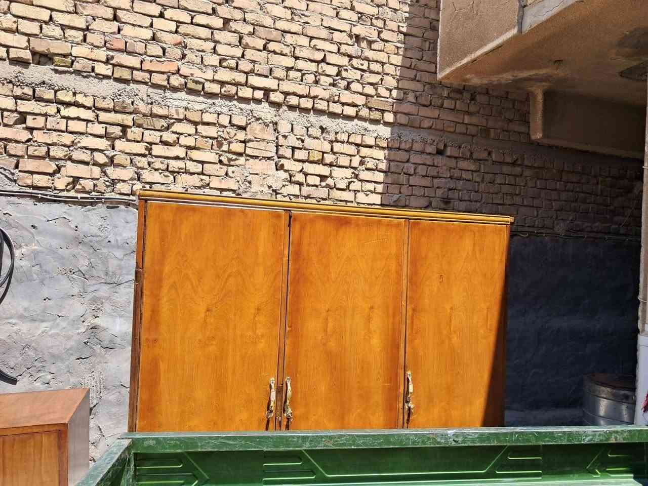 عندي غرفة وبوفيه للبيع استفسار على هذا رقم ***********
