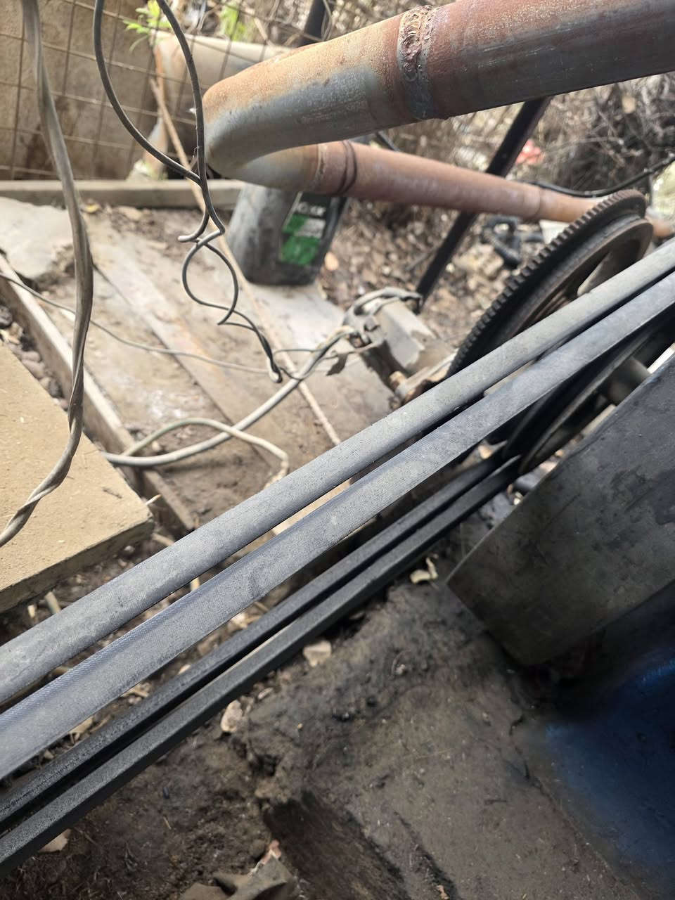 للبيع مولد ابو16 كامل ملحقات سلف دينما باتري جهاز اطفاء ذاتي السعر 2 مليون قفل عنوان الشوملي 12كيفي ***********
