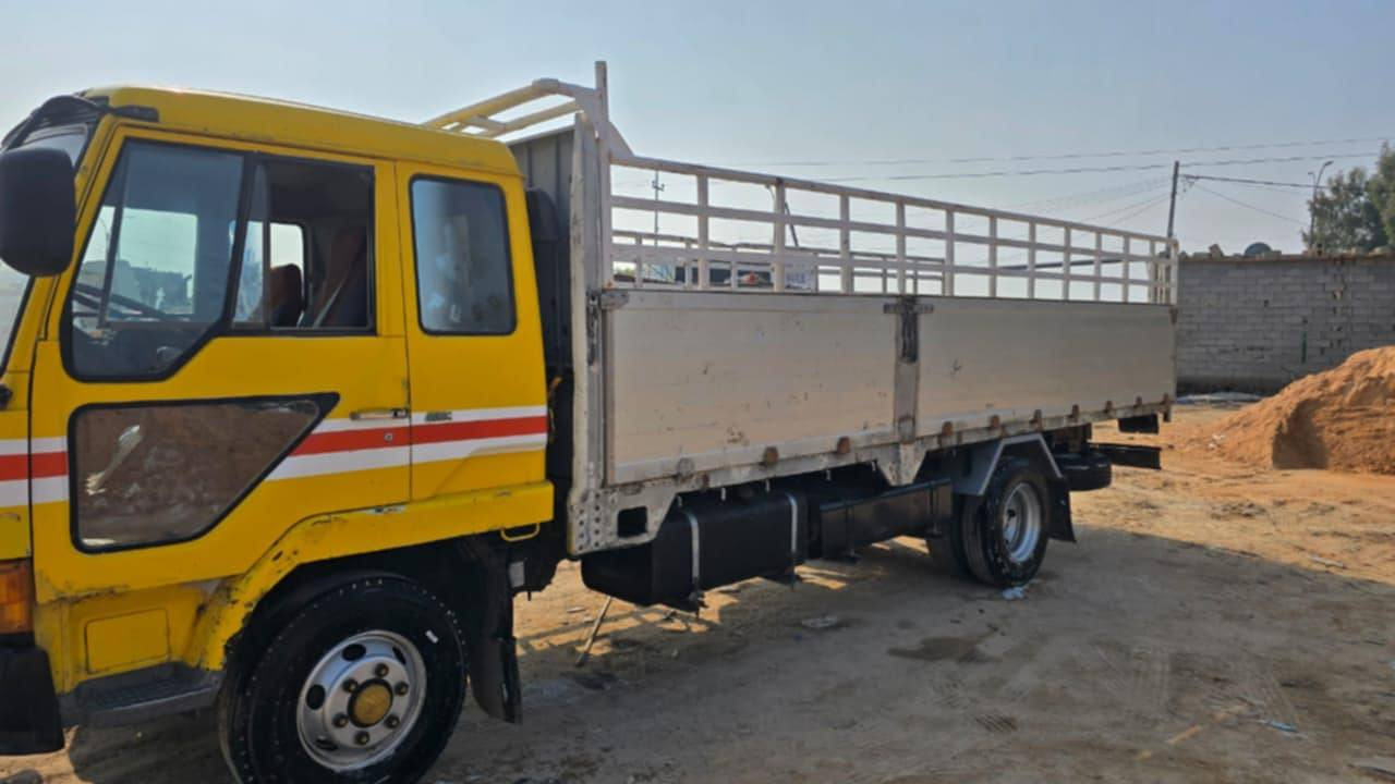 سلام عليكم هينو مسيبوشي فوزه طول سته وربع كفاله عامه كير ومحرك واكسن تخم تاير لوره 19ونص ولكدام 17
الاستفسار على هذه لرقم ‏‪‏‪0 783 350 9302‬‏//‏‪0 783 891 6093‬‏
