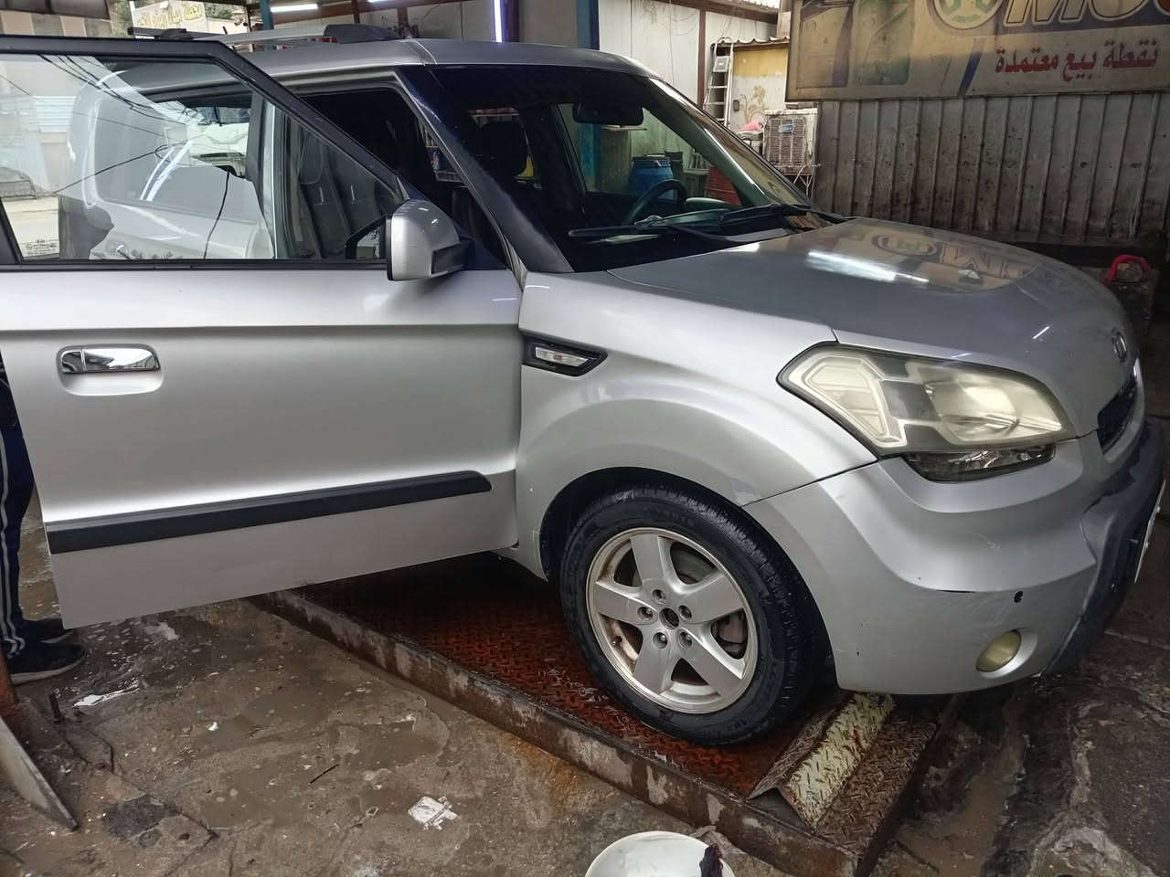 السلام عليكم سول 2010 خليجي مصبوغه احزام بدون دواخل ضربه جاملغ الايسر محرك 1600دوش بااسمي فول مواصفات سعره 78بيه مجال قليل مكاني البياع ***********
