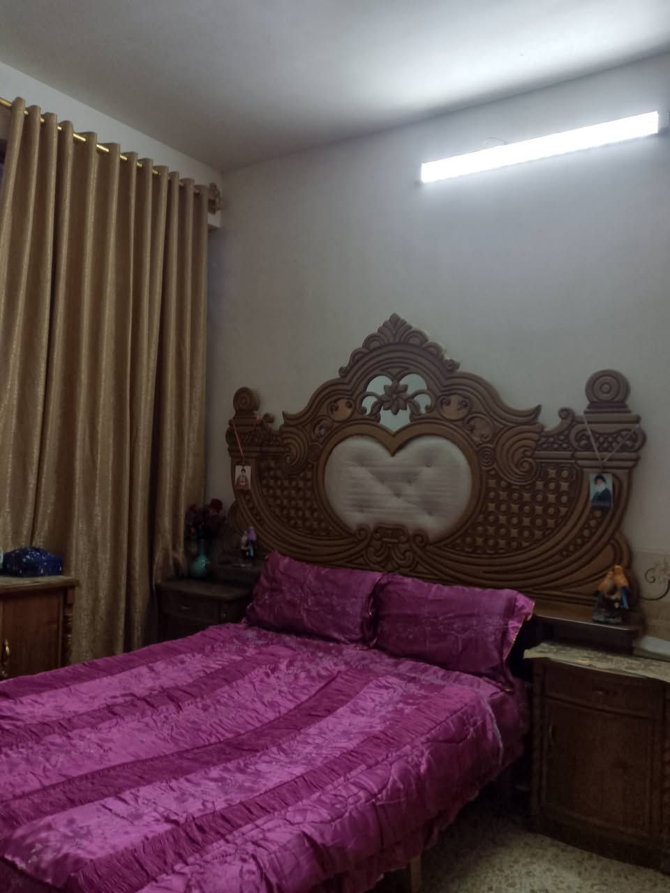 غرفه نوم تزكام خشب عراقي السعر مليون ونص وبيها مجال الاستفسار ***********
