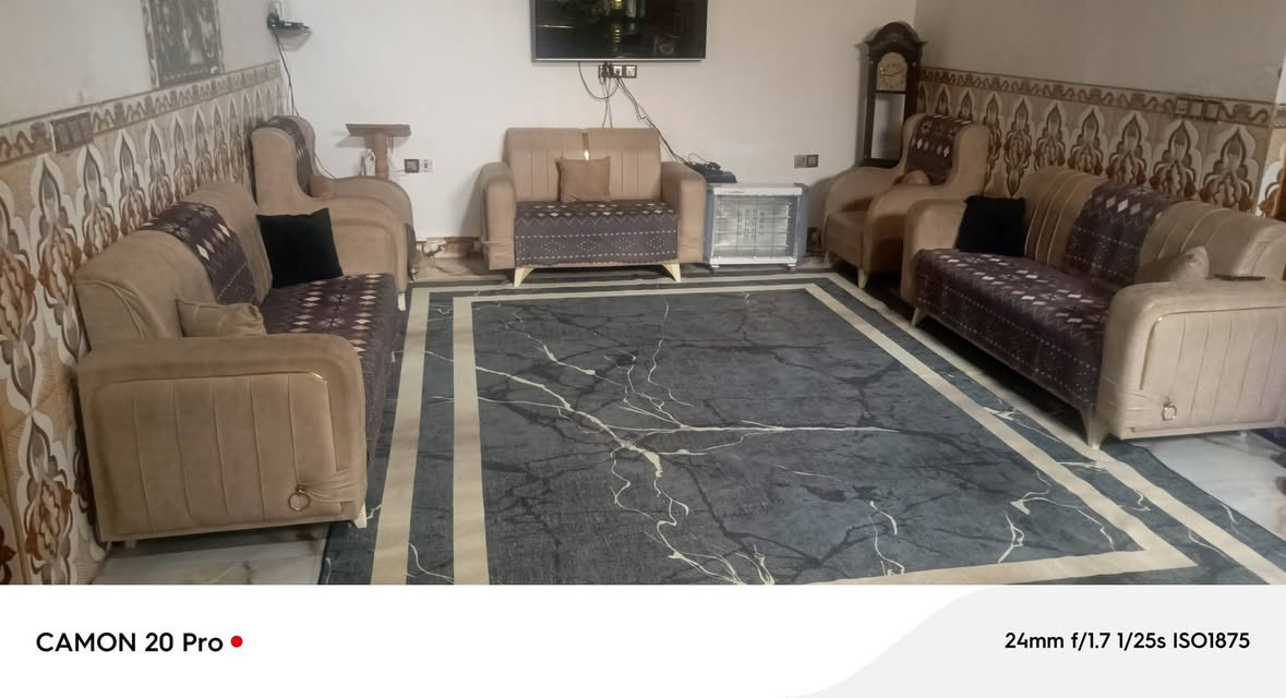 للبيع تخم تركي 10مقاعدالعنوان زين القوس شارع الملة نهاية السعر 300بي مجال شراي تصال***********اوتصال ***********
