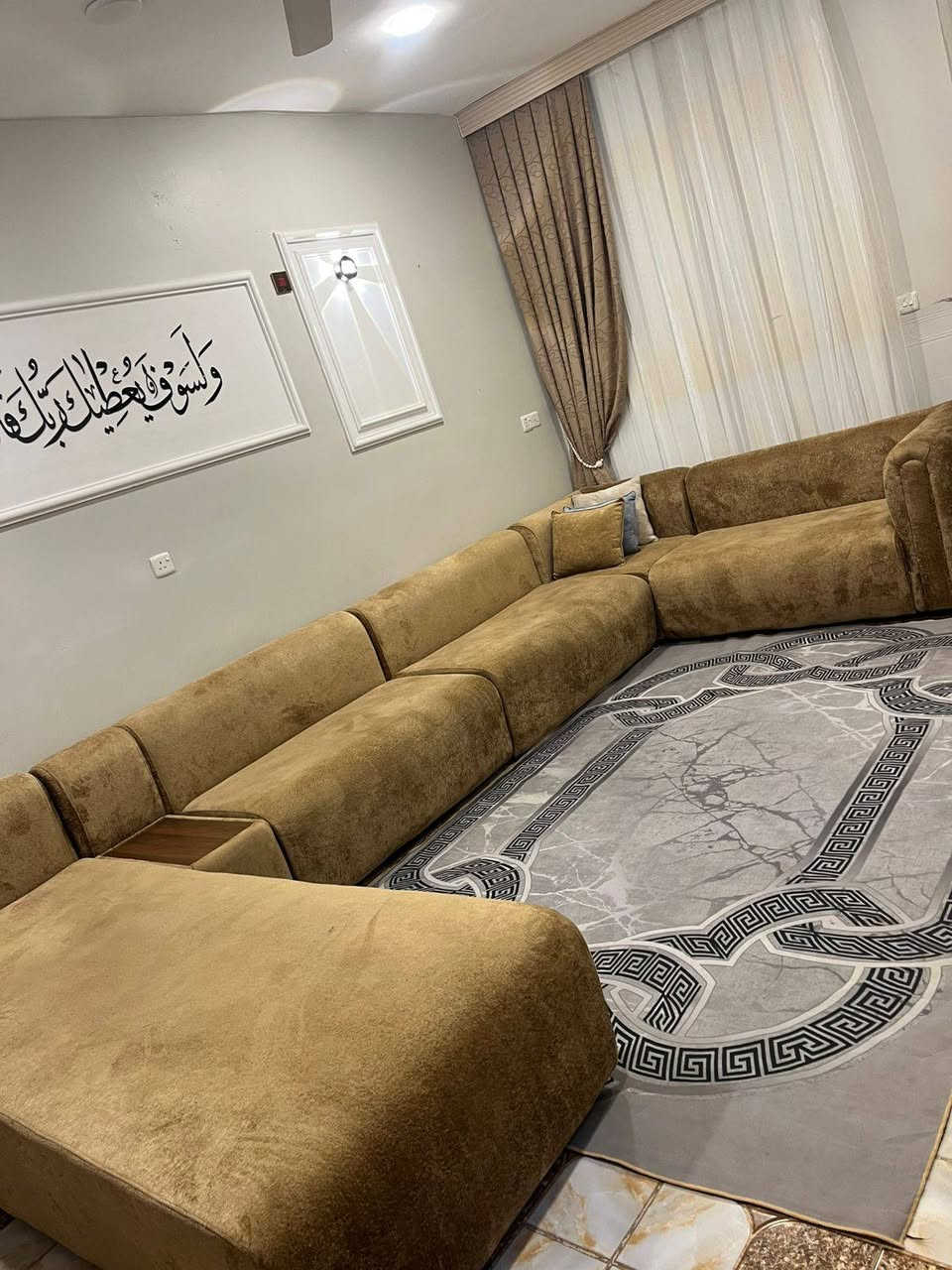 ديوان درجه اولئ حطاطه تكمةةة قماش خاولي مقعد طبي مريح جدا ستعماله 4اشهر فقط ماخذي مليون عارضي نص سعره 500 قفللل بدون اي عمله جديد وبنص قيمته تواصل ***********
واتساب
الدوره
