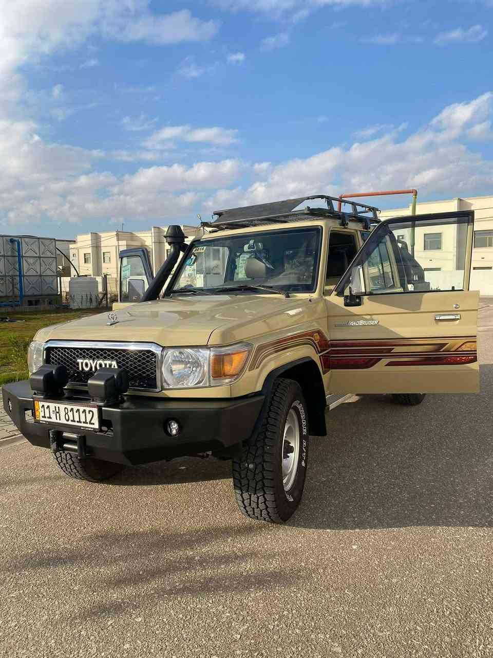 لاندكروز شاص 2016 كارتون كفاله عامه بانزين 6سلندر دبل باتري بلادي رقم بغداد دولي  
ماشي اصل ومشروط 110 كم للاستفسار ***********
