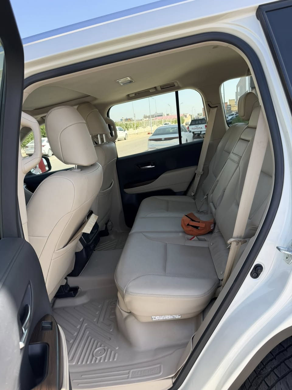 2024 كتاب شهداء وكاله عامه صبغ قطعه وحده السعر 610 وبيها مجال بصيط مكان البصره ترهم مراوس حسب القناعه ***********
