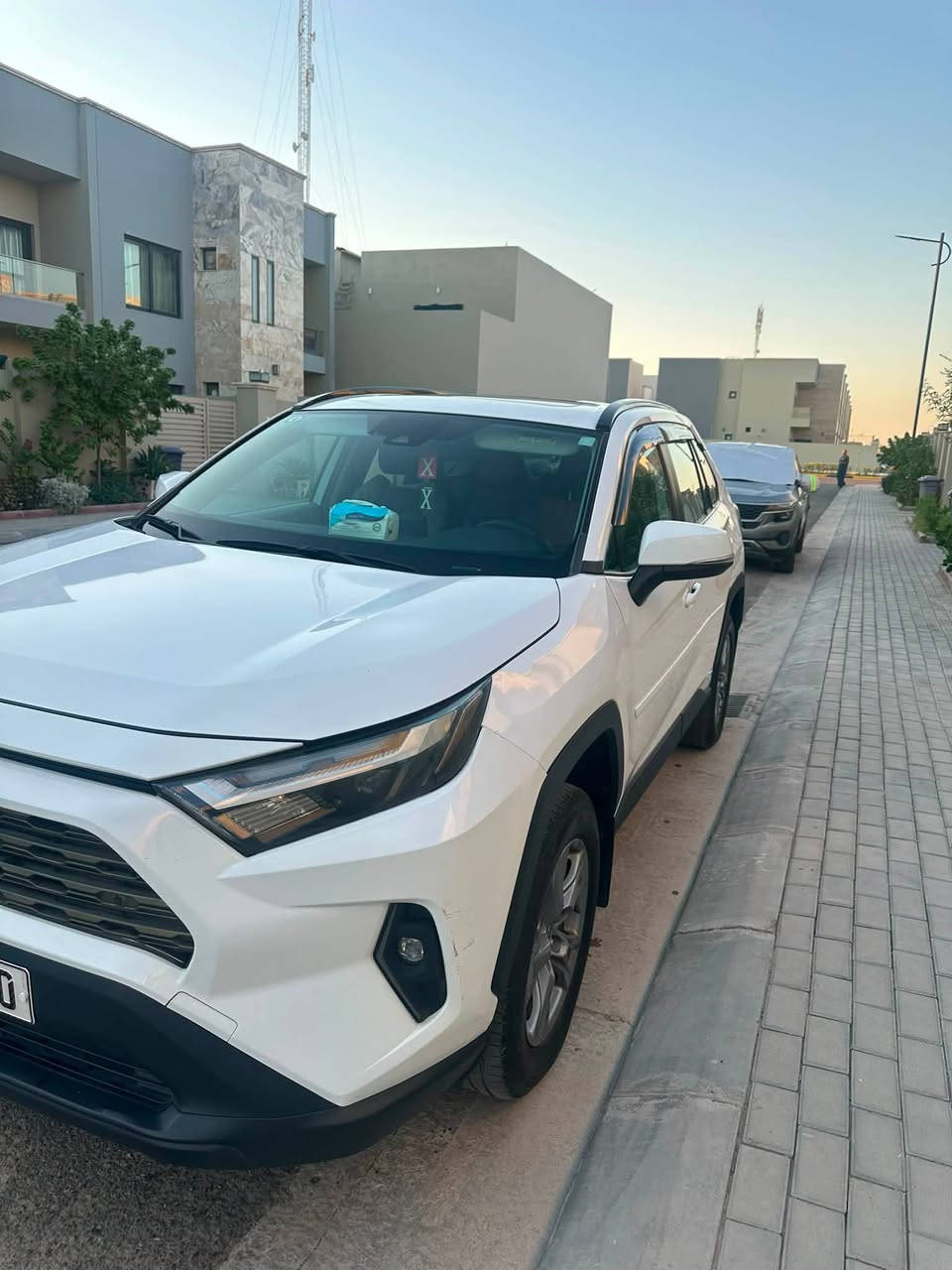 للبيع 
راف فور 22 هايبرد لون ابيض xle رقم بغداد
حادث خفيف قطع صبغ 
بدون سمكرة بدون دواخل بدون ايرباك 
صور الحادث موجودة والسونار ايضاً موجود
بسعر 21 ألف بإسمي 
سيارة جاهزة مناقصها شي
للاستفسار : ***********
