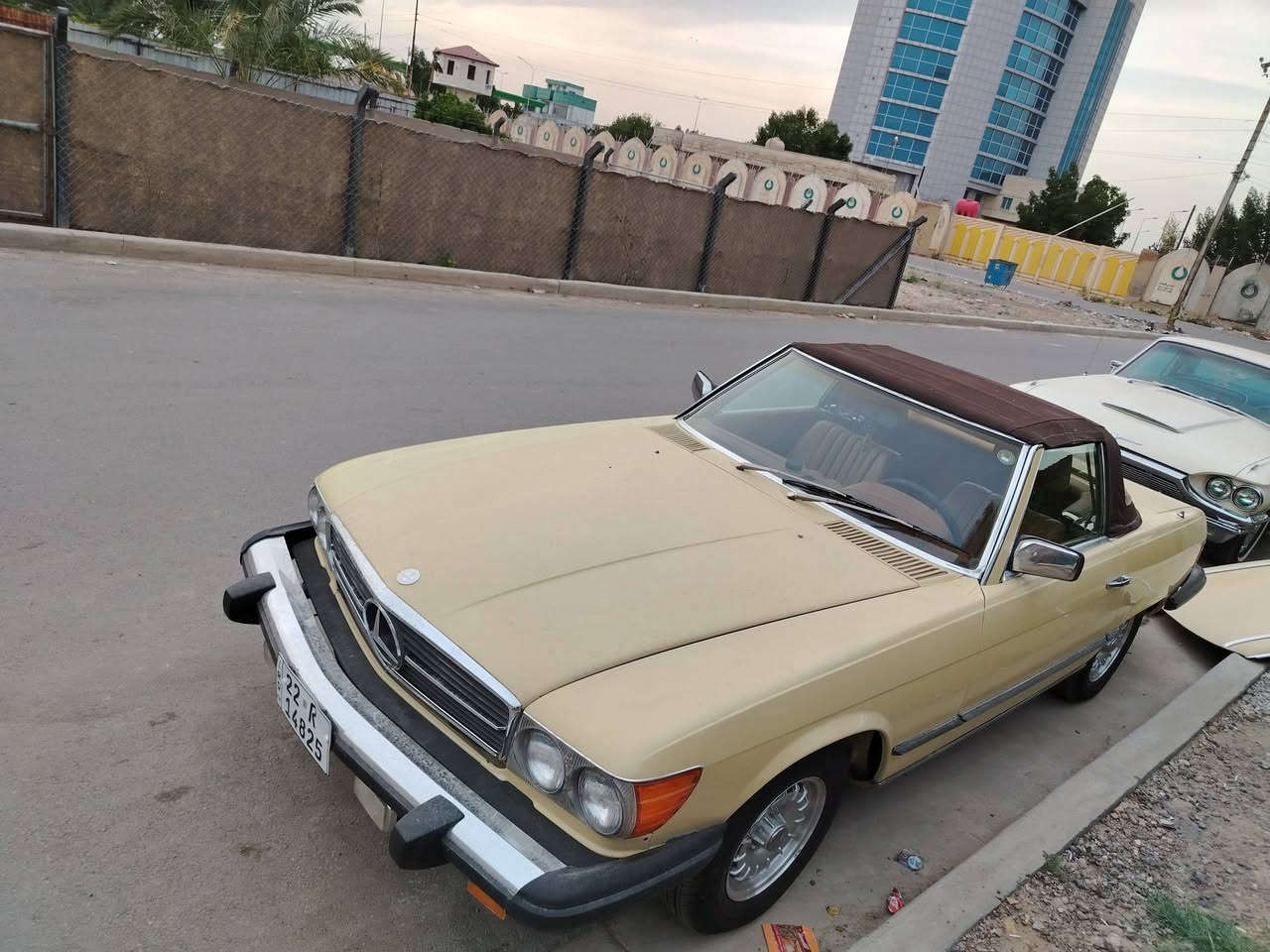 مرسيدس حجم ٤٥٠ موديل ١٩٧٨ محرك ٨ سلندر سياره جديده رقم اربيل وارد أمريكا مكاني بغداد ***********
