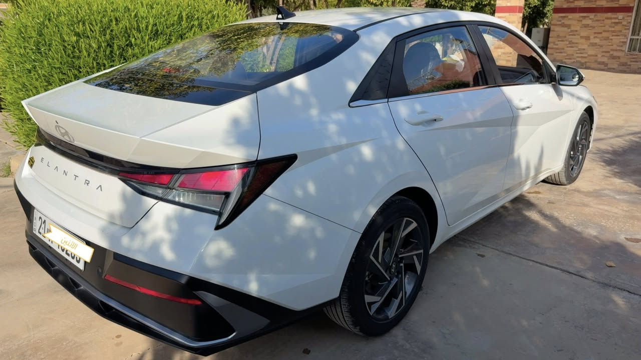 السلام عليكم.. للبيع النترا موديل25 وارد خليجي تجميع صيني ماشيه 4ألف كم
مواصفات كامله فول 
السياره مكفول كفاله عام شرط زيرو 
مكان السيارة بغداد 
السعر 157وبيه مجال 
التواصل ع هذا رقم واتساب هم
***********☎️
