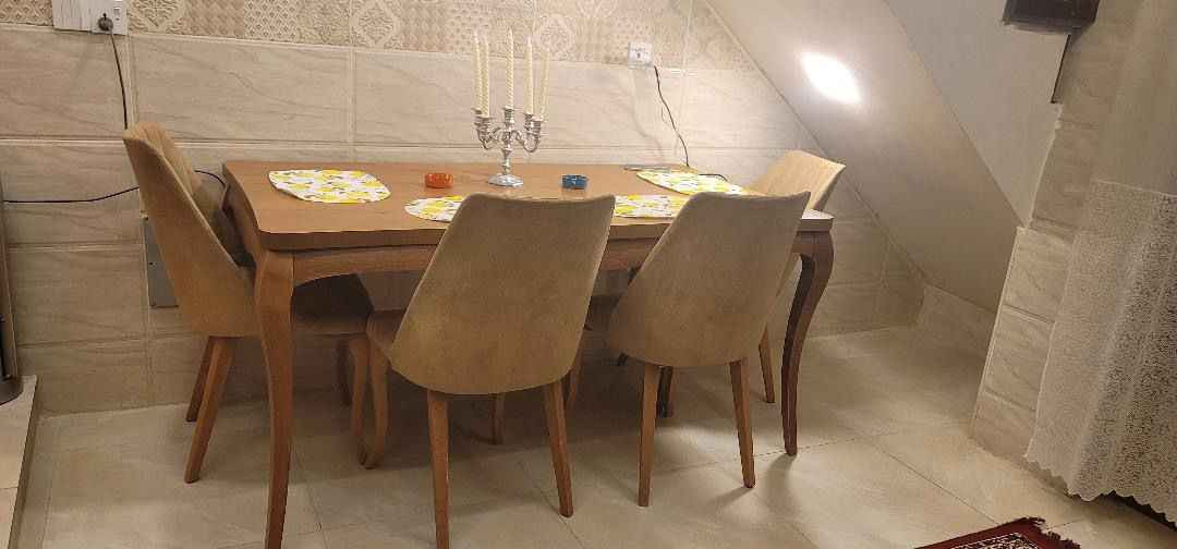 ميز طعام زان  ثقيل
نضيف اخو جديد استعمال قليل ٤ كراسي
نضافته 💯💯
  السعر ٢٥٠ قفل
العنوان بغداد العبيدي
هاتف *********** بغداد, العراق
