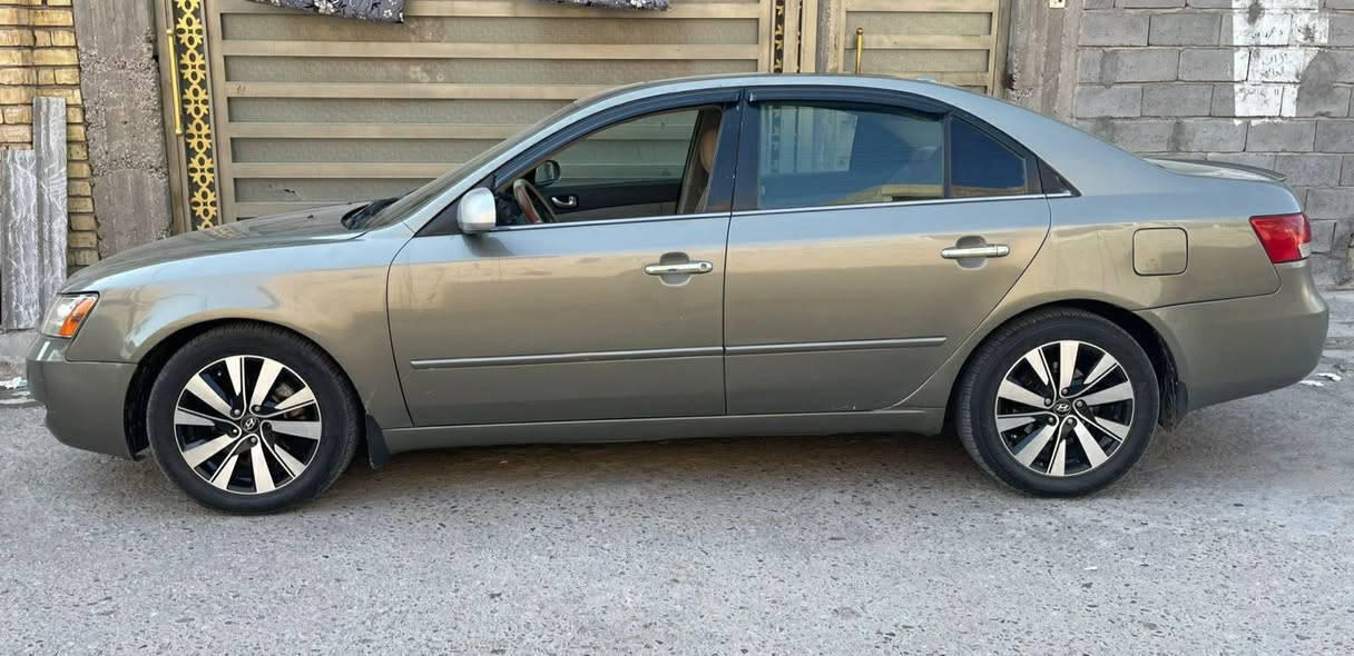 السلام عليكم
 سوناتا ٢٠٠٨
 رقم بغداد انكليزي
 سنويه ل٢٩ 
تحويل مباشر
 محرك سته سلندر جديد
كير جديد
تبريد تدفئه فول
 صدر جديد
 تخم تاير تخم وياله
 السياره مصبوغه حزام
 حادثها جاملق خلفي الصفحه اليمنه
السعر 100$ وبيها مجال 
للأستفسار ***********/***********
