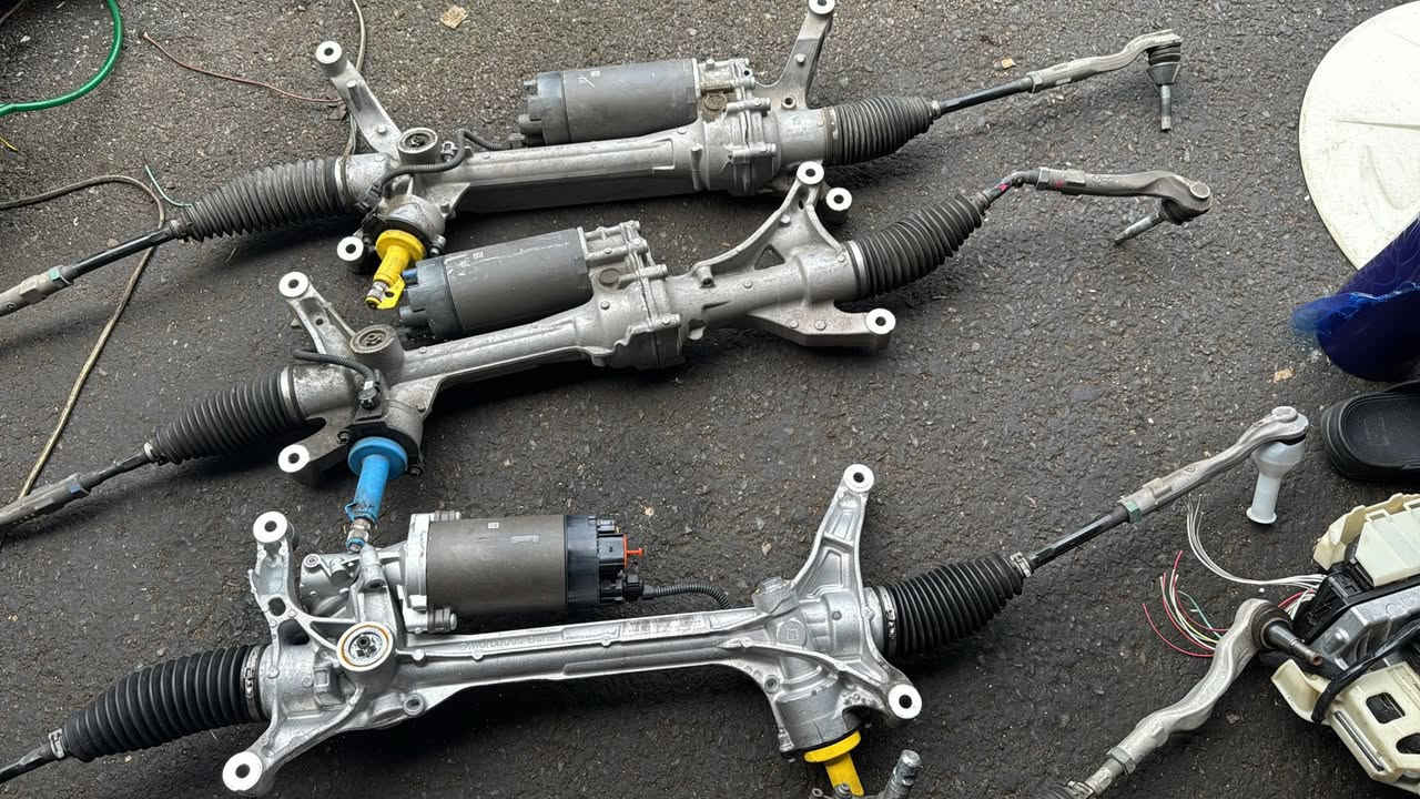 متوفر مشط ستيرن مرسيدس فورمتك وعادي جمله ومفرد تفصيخ اليابان 
بغداد الشيخ عمر كراج عامر الكهربائي
*********** محمد الجبوري
