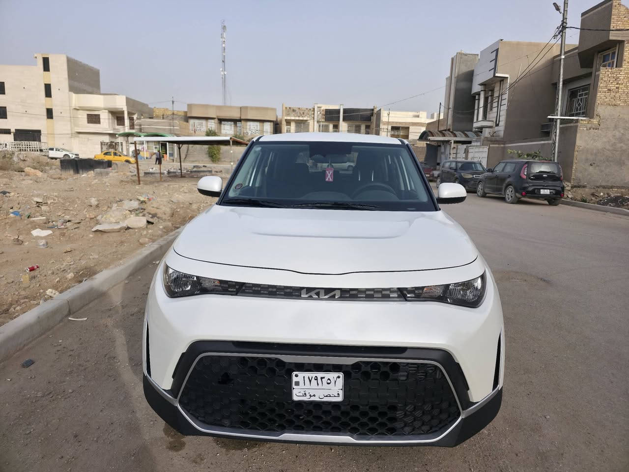 السلام عليكم للبيع
صول 2025 ابيض  دخول جديد بدون لوحات جاهزة للترقيم و مبدل جام بدون تضليل 
السيارة زيرو ماشية 1400 mi بوضع الشركة 
حادثها مقدمة البنيد بدون دواخل و ايرباك بس البردة طاك و بيها طعجة خفيفة كلش بمقدمة القمارة ما بينة بشوف العين من اثر النقل    
صور حادث و سونار بالمنشور 
مكان السيارة بالحلة 
السعر 142 $ وبيه مجال بسيط كلش 
للاتصال / ***********
